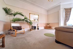 Sitting Room - click for photo gallery